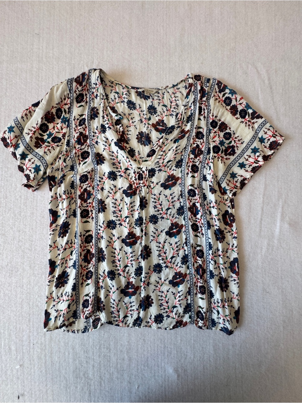 Lucky Brand Cream Short Sleeve Floral V-Neck Top